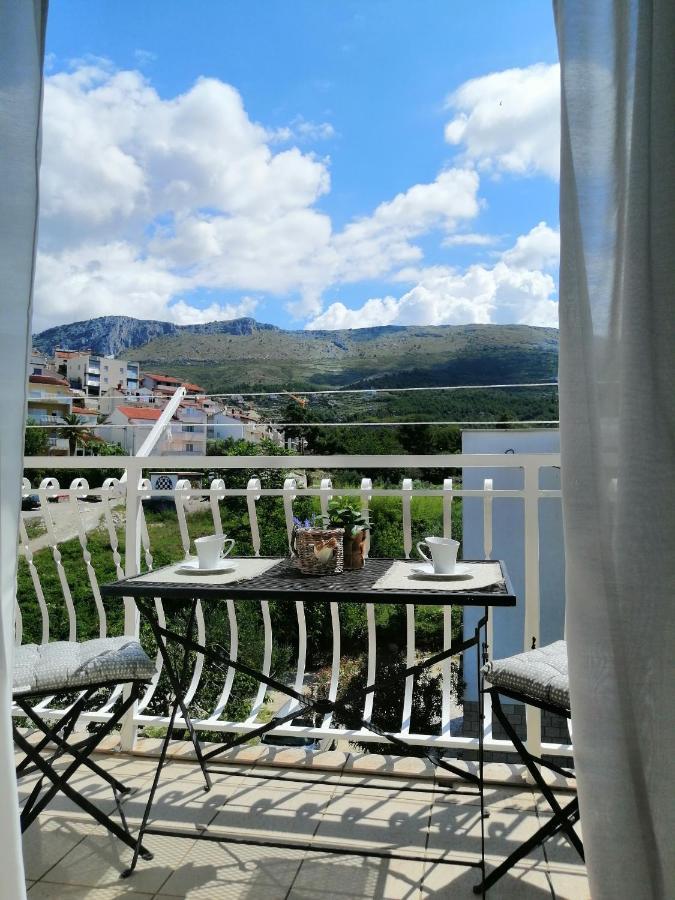 Apartment Near The Sea-Self Check-In Подстрана Екстер'єр фото