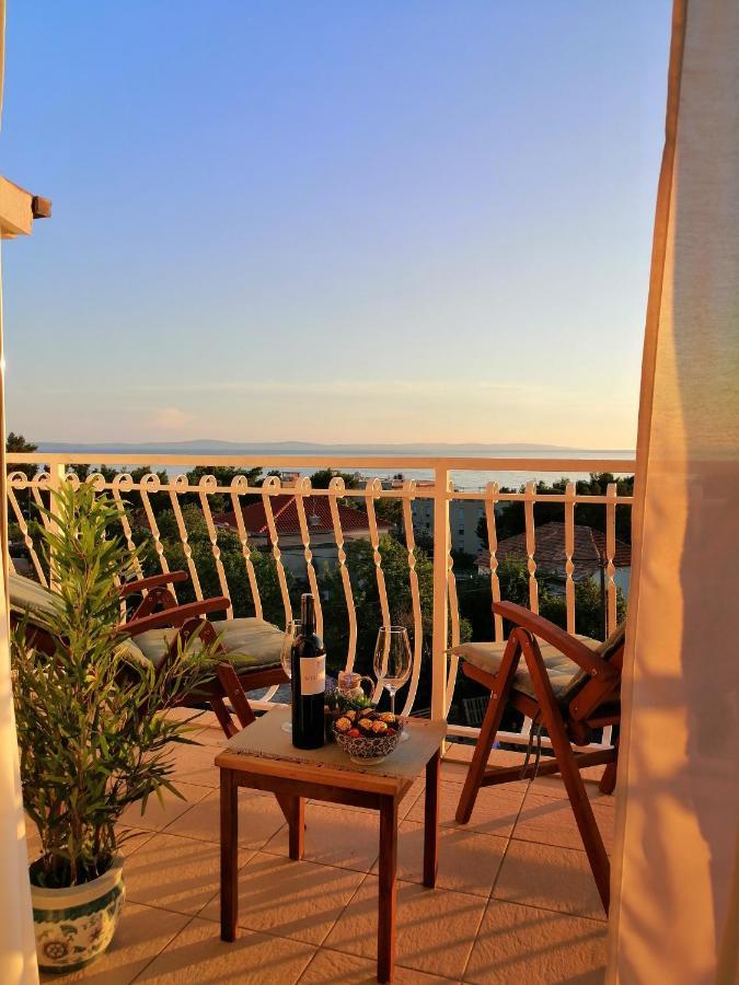 Apartment Near The Sea-Self Check-In Подстрана Екстер'єр фото