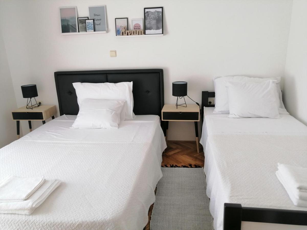 Apartment Near The Sea-Self Check-In Подстрана Екстер'єр фото