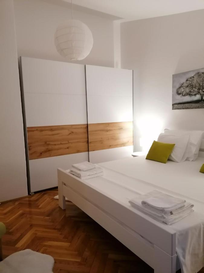 Apartment Near The Sea-Self Check-In Подстрана Екстер'єр фото