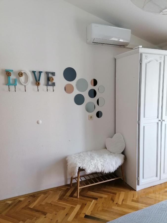 Apartment Near The Sea-Self Check-In Подстрана Екстер'єр фото