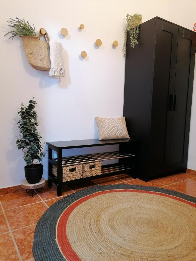 Apartment Near The Sea-Self Check-In Подстрана Екстер'єр фото